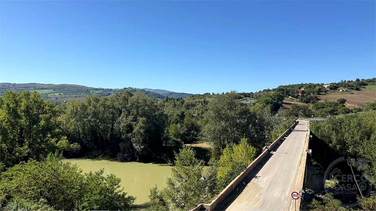TODI - PONTECUTI - AMPIO CIELOTERRA CON GIARDINO PRIVATO