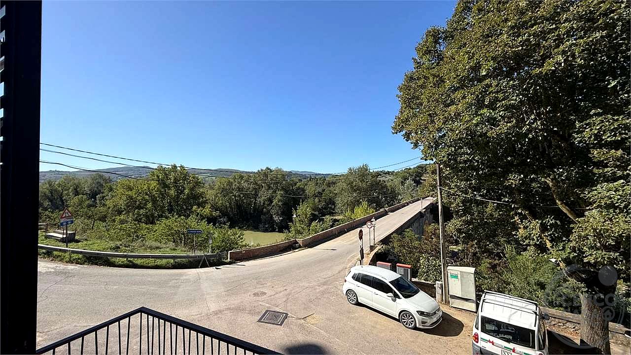TODI - PONTECUTI - AMPIO CIELOTERRA CON GIARDINO PRIVATO