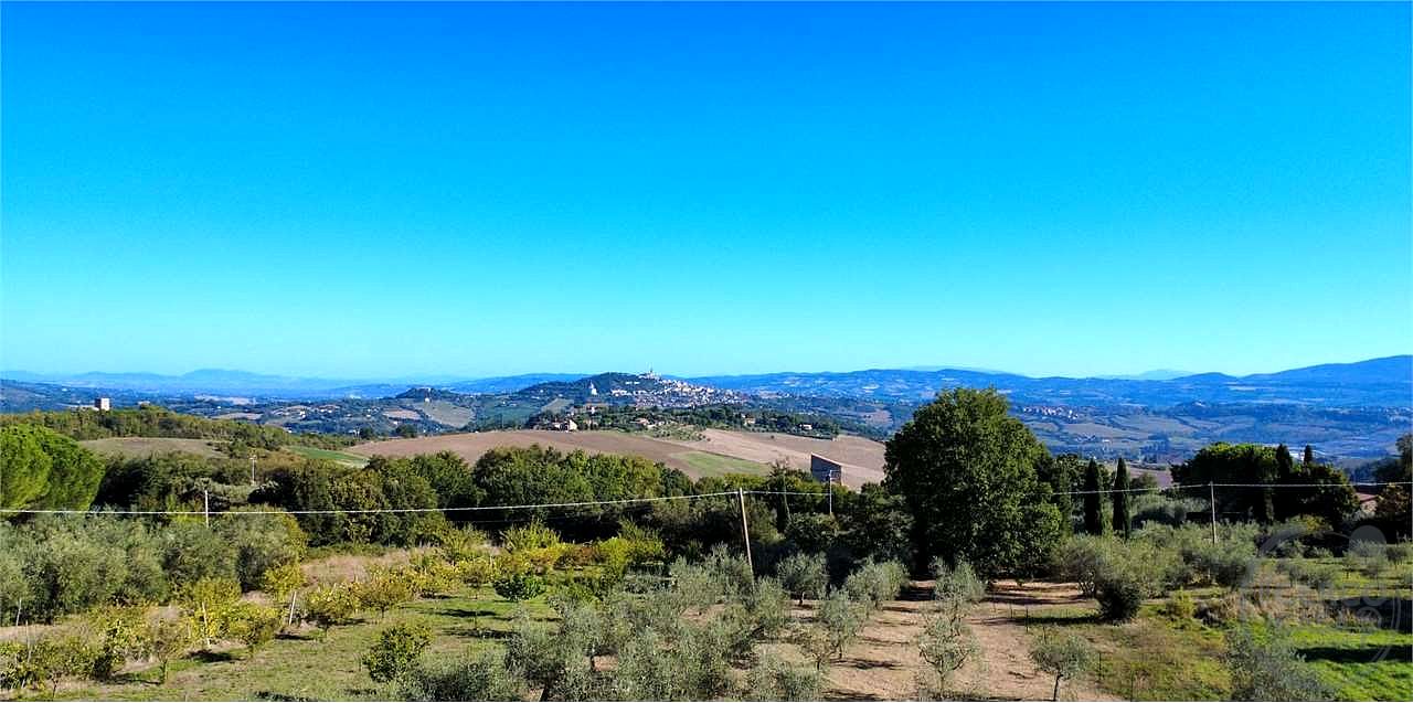 TODI - ROMAZZANO - TERRENO EDIFICABILE