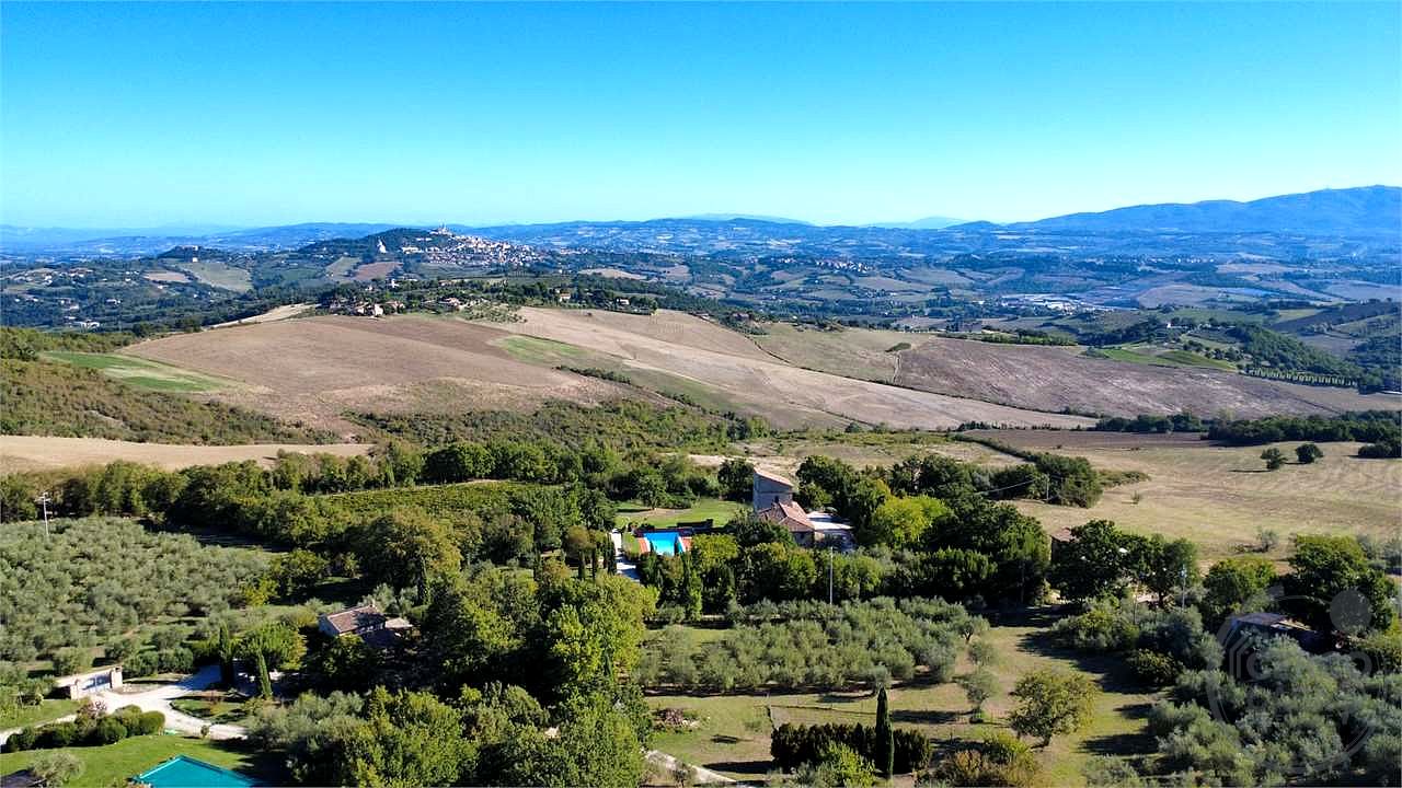 TODI - ROMAZZANO - TERRENO EDIFICABILE