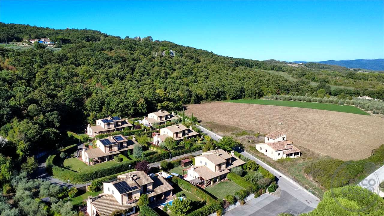 TODI - ROMAZZANO - TERRENO EDIFICABILE