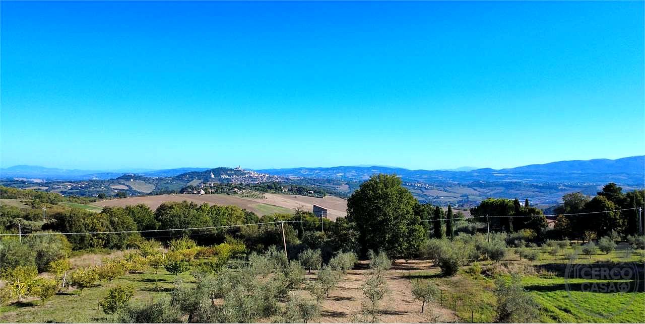 TODI - ROMAZZANO - TERRENO EDIFICABILE