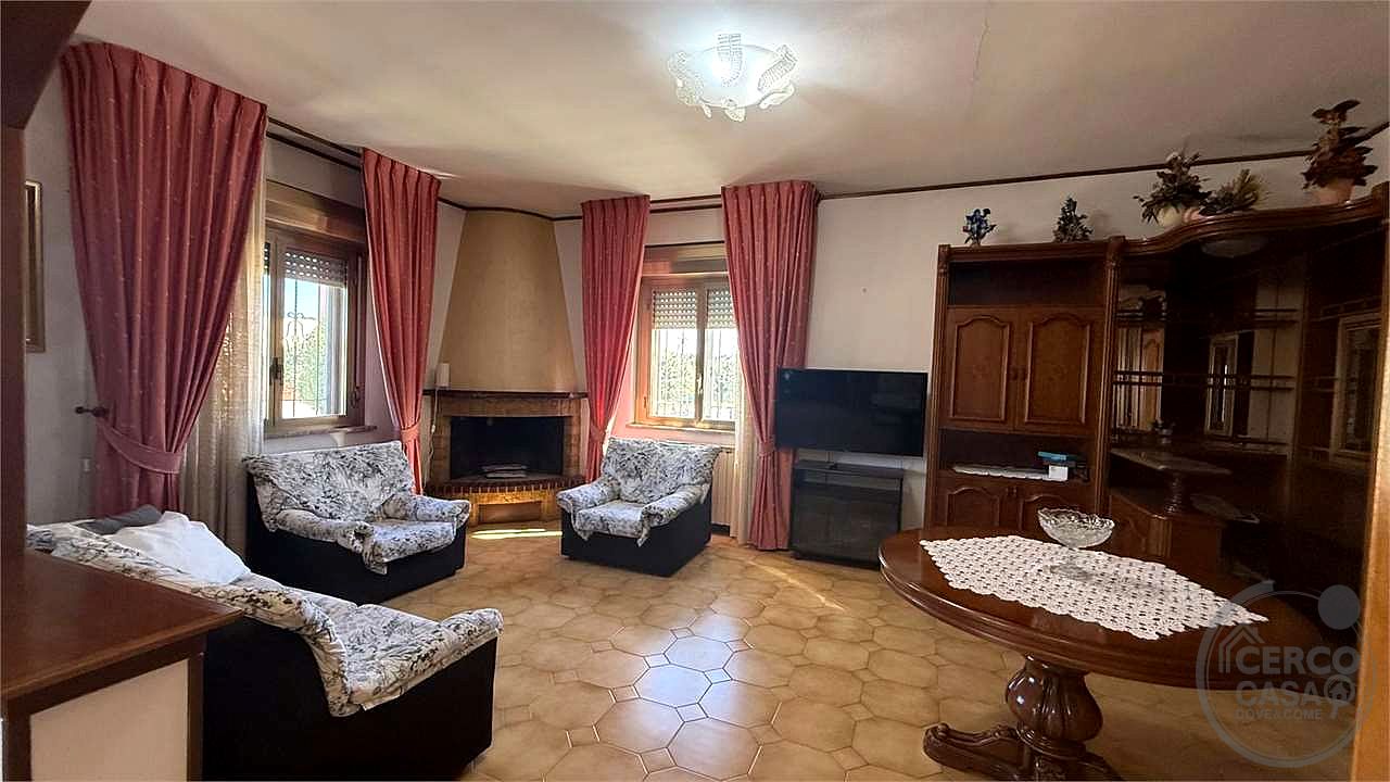 TODI - PANTALLA - APPARTAMENTO AL PIANO PRIMO E SECONDO