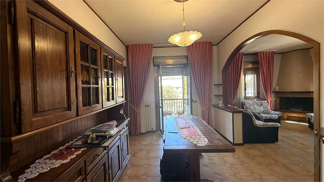 TODI - PANTALLA - APPARTAMENTO AL PIANO PRIMO E SECONDO