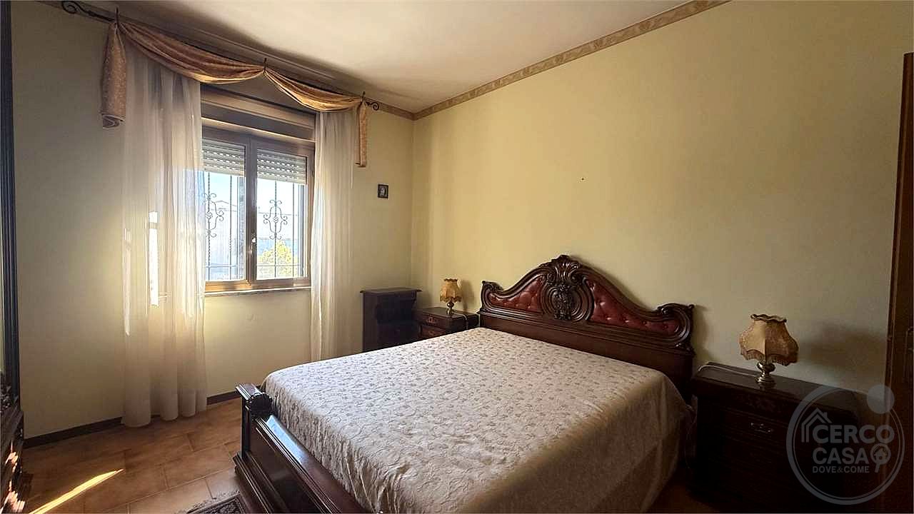 TODI - PANTALLA - APPARTAMENTO AL PIANO PRIMO E SECONDO