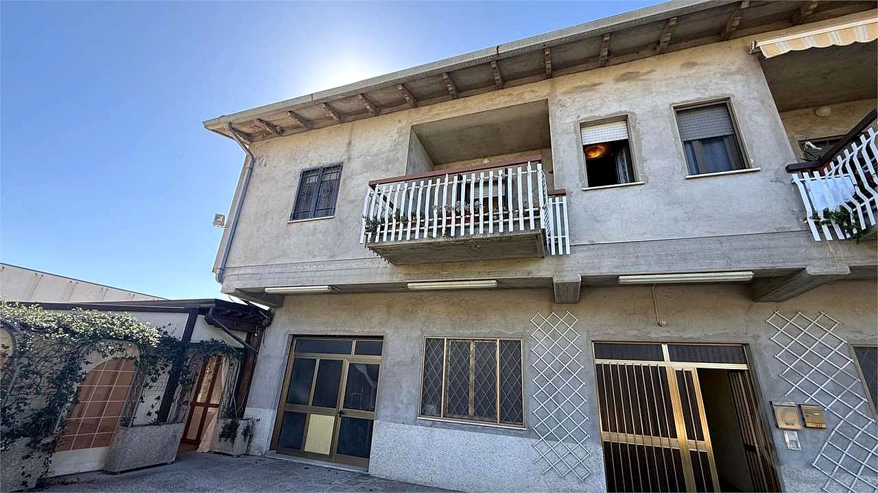 TODI - PANTALLA - APPARTAMENTO AL PIANO PRIMO E SECONDO