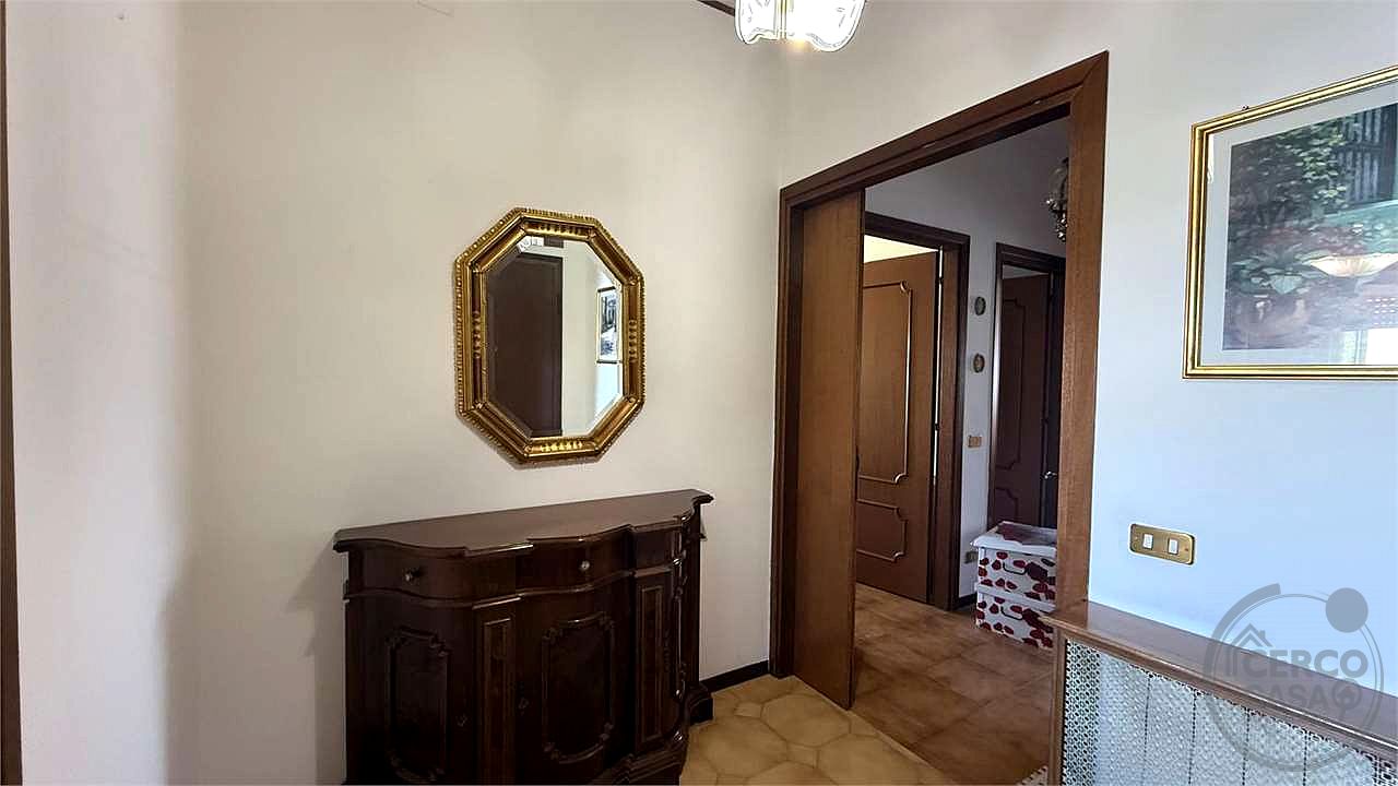 TODI - PANTALLA - APPARTAMENTO AL PIANO PRIMO E SECONDO