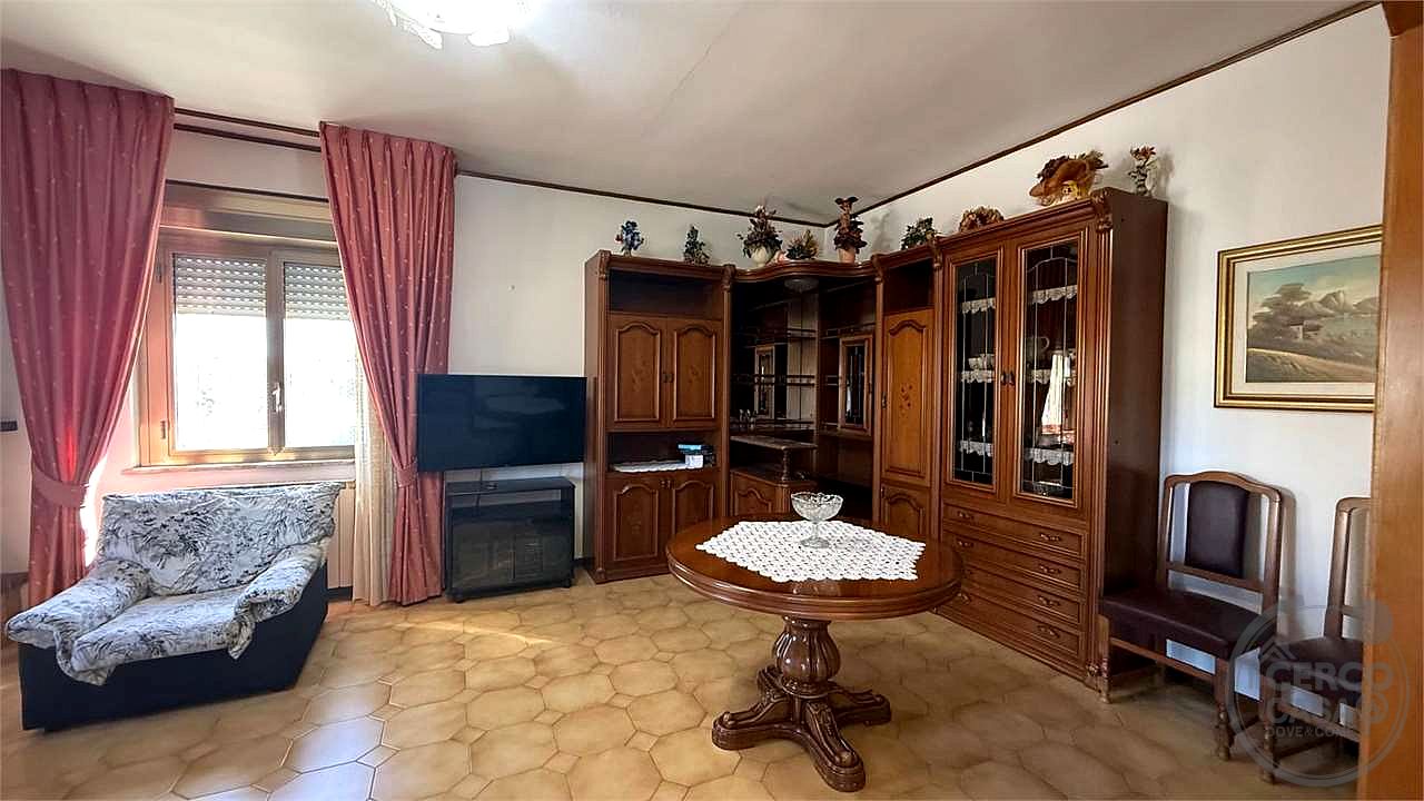 TODI - PANTALLA - APPARTAMENTO AL PIANO PRIMO E SECONDO