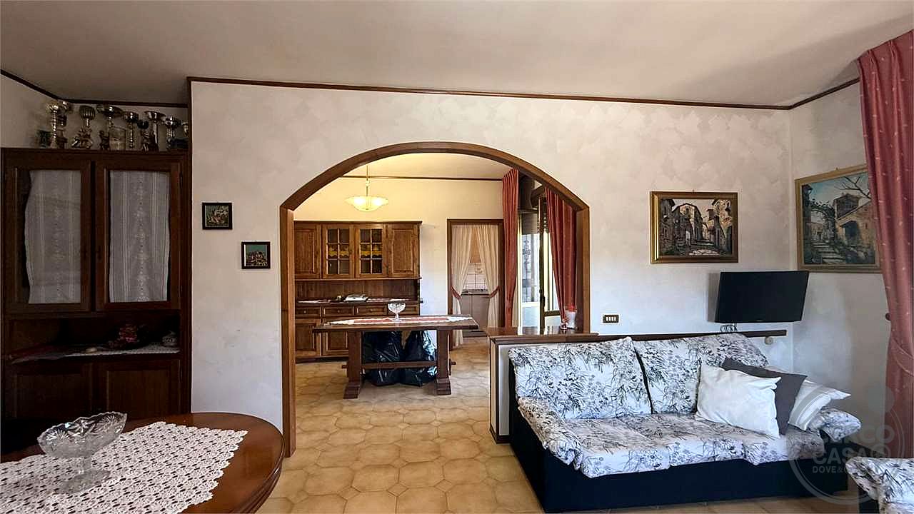 TODI - PANTALLA - APPARTAMENTO AL PIANO PRIMO E SECONDO