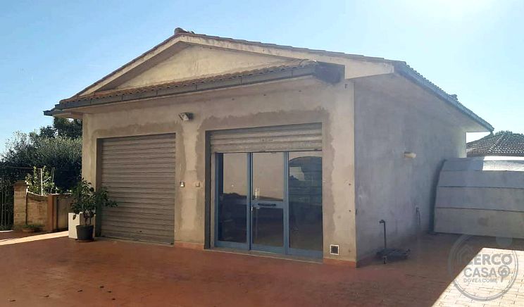 Commerciale a Castiglione del Lago