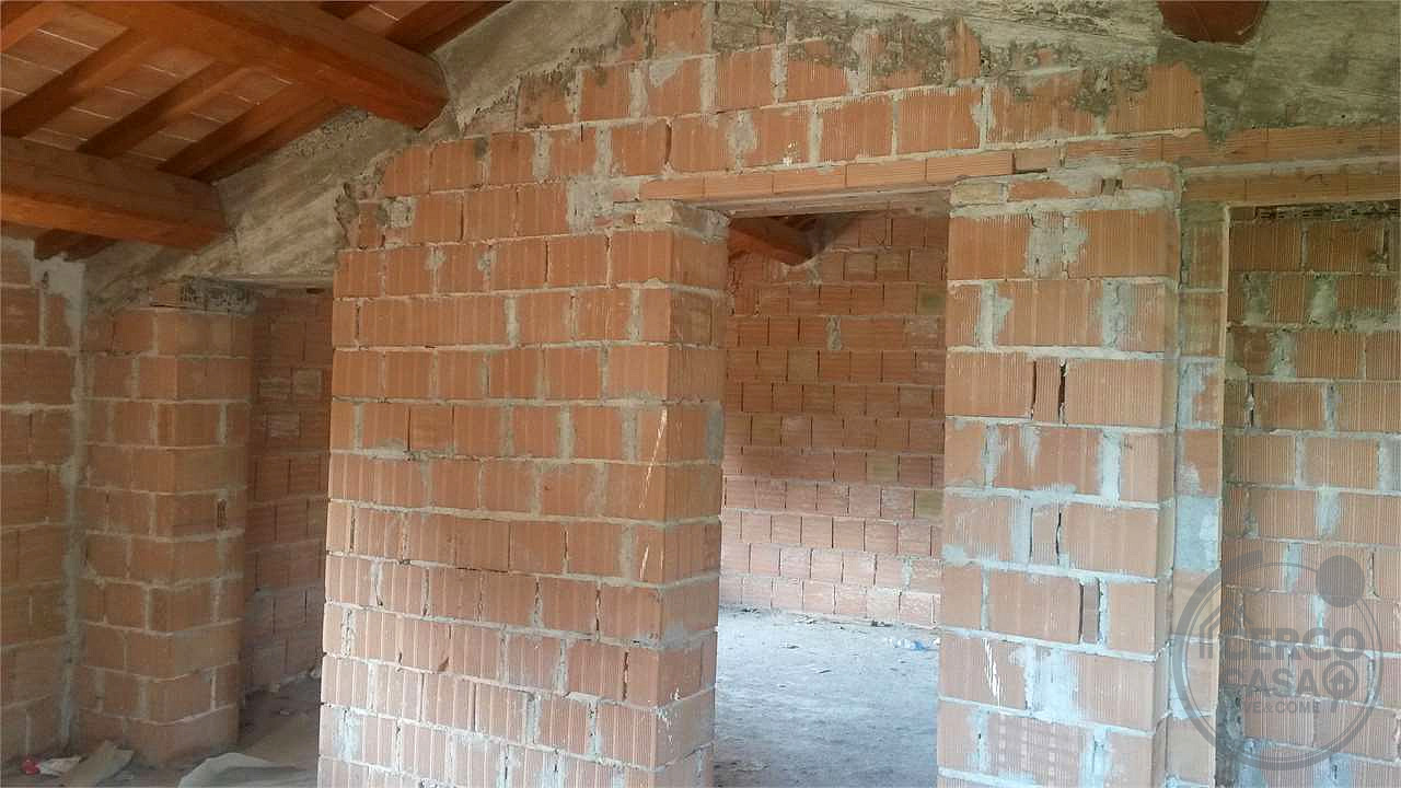 FABBRICATO IN VENDITA DA COMPLETARE