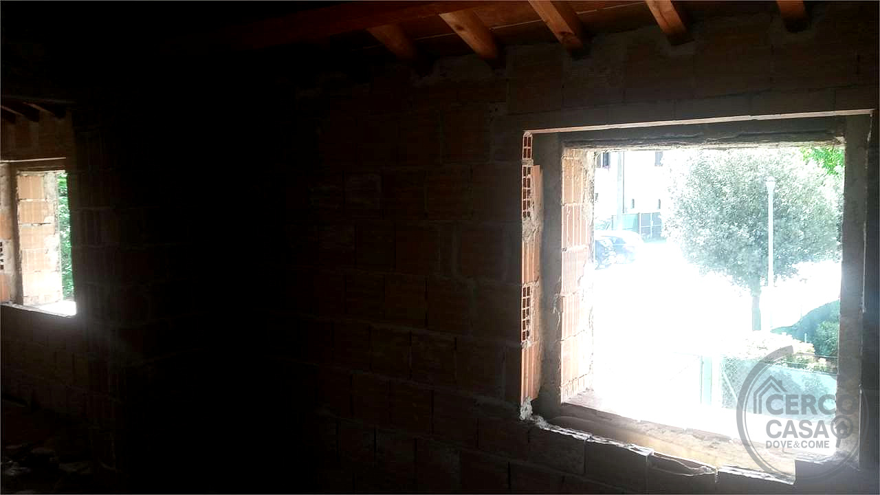 FABBRICATO IN VENDITA DA COMPLETARE