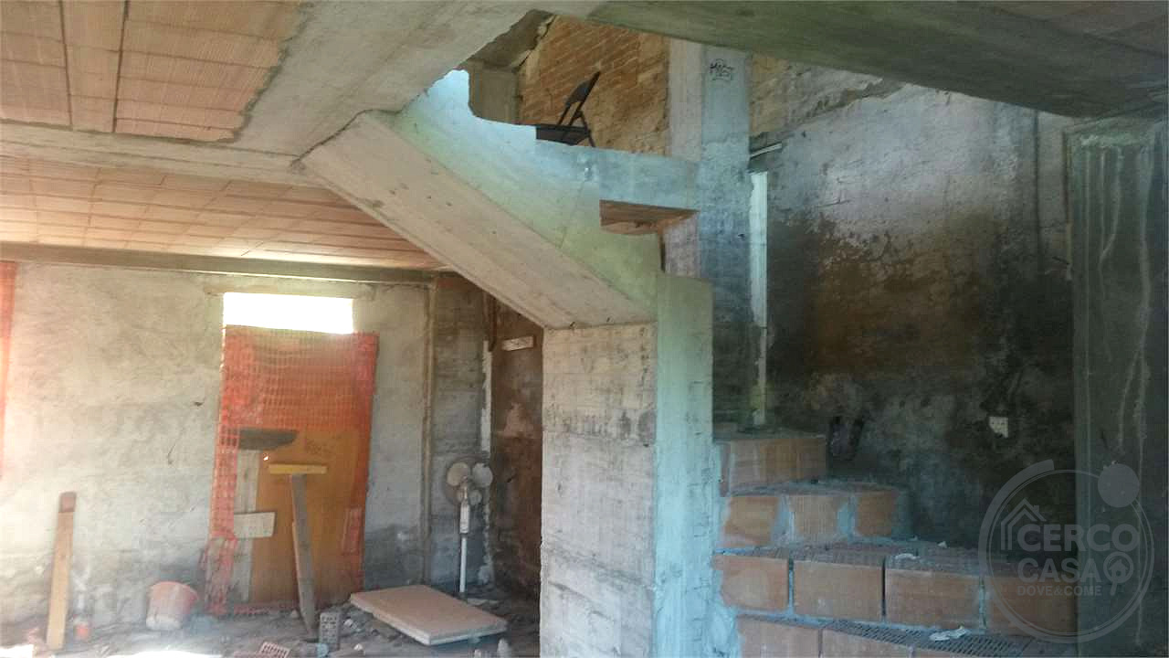 FABBRICATO IN VENDITA DA COMPLETARE