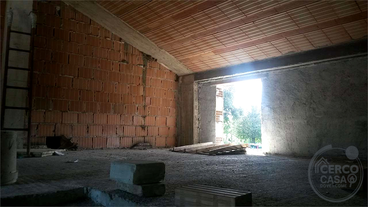 FABBRICATO IN VENDITA DA COMPLETARE