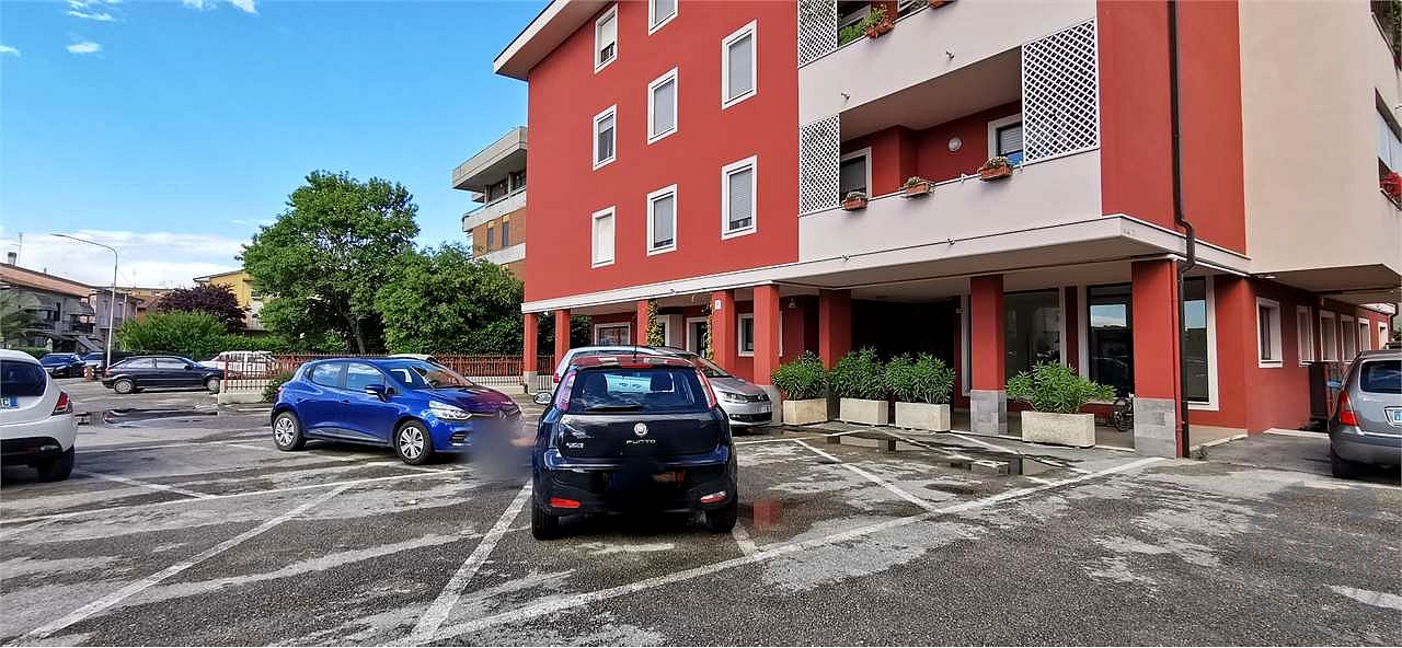 Ufficio in vendita a Deruta