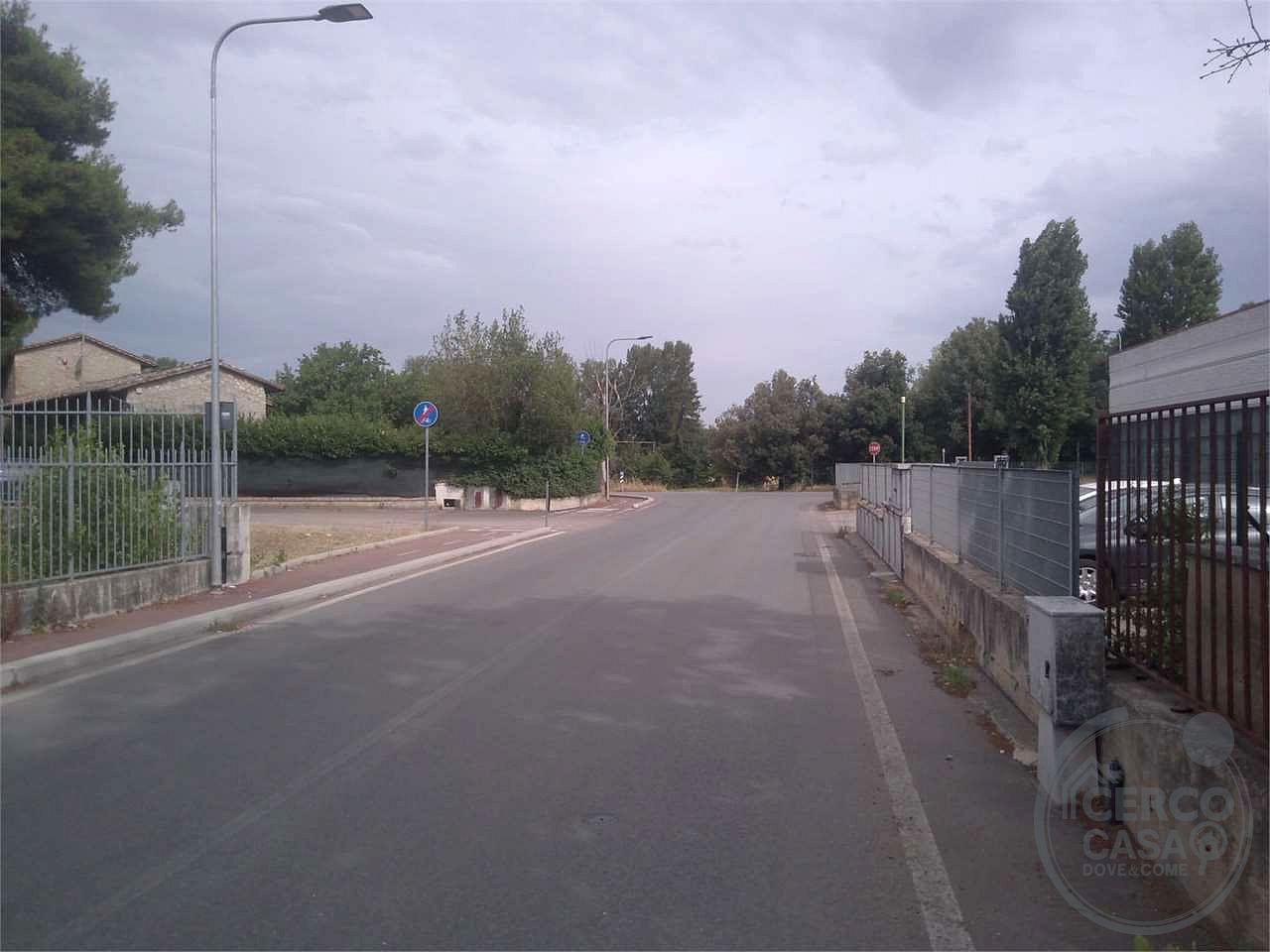 CASALE CON TERRENO EDIFICABILE