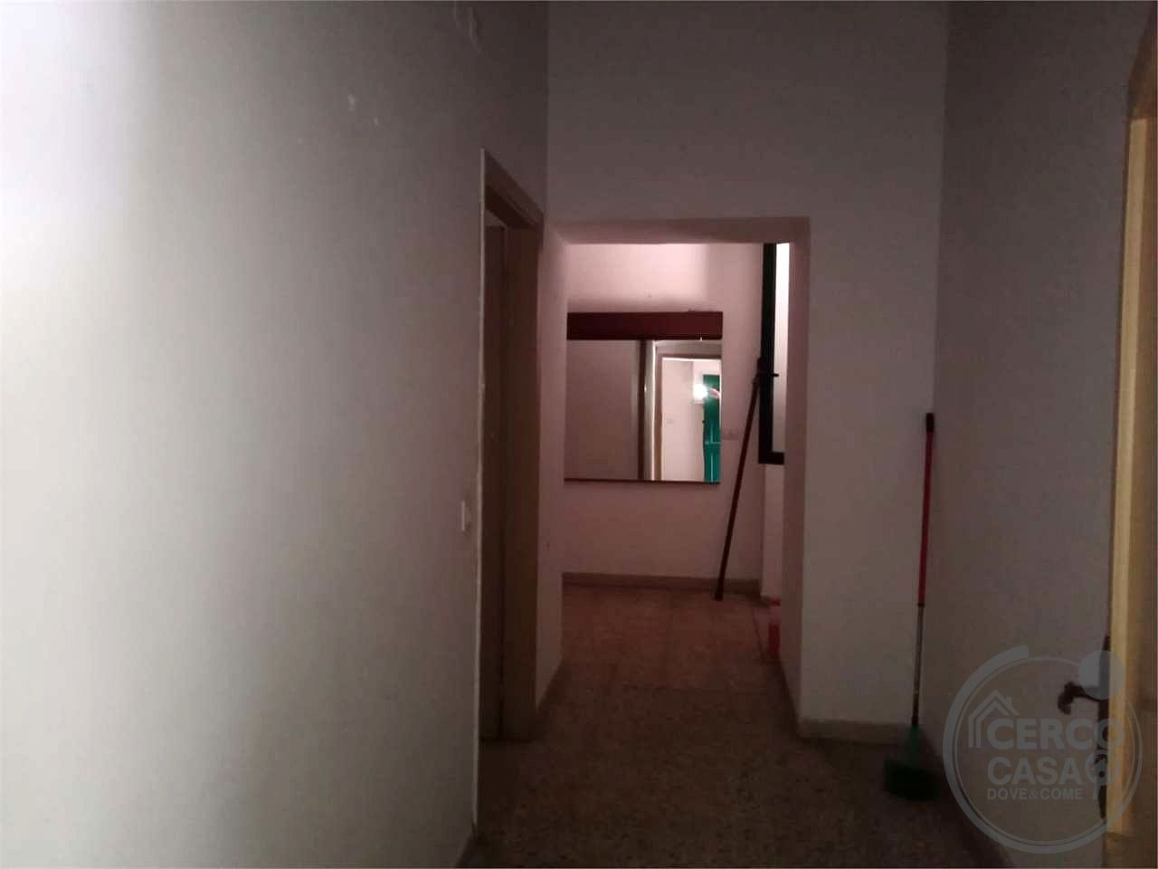 CASALE CON TERRENO EDIFICABILE