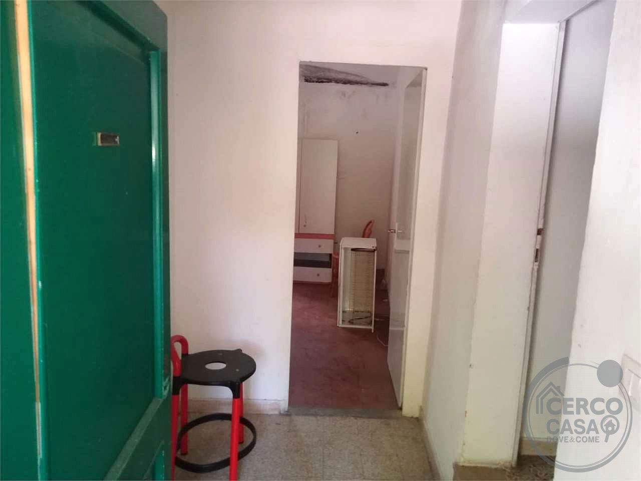CASALE CON TERRENO EDIFICABILE