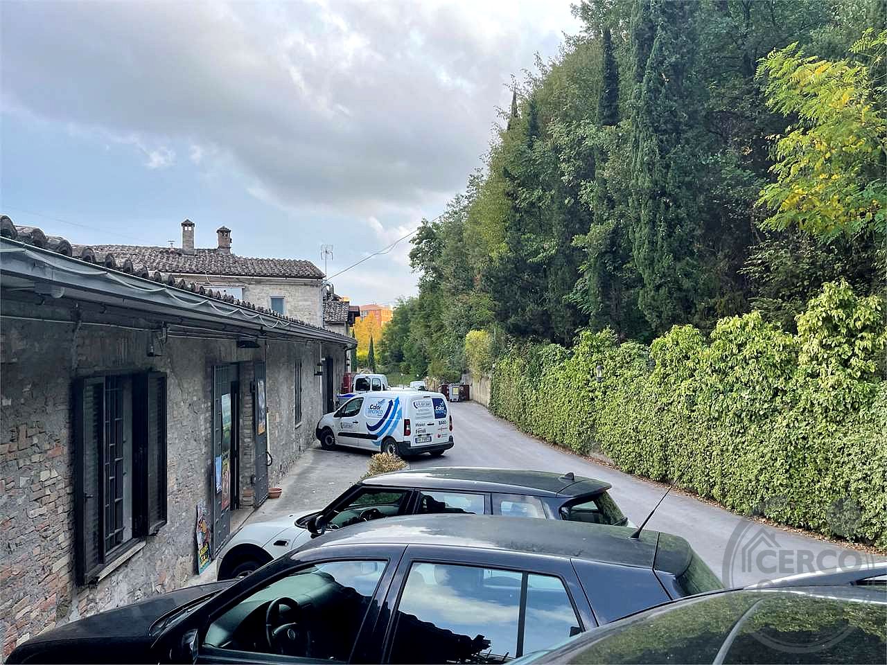 Negozio con due vetrine