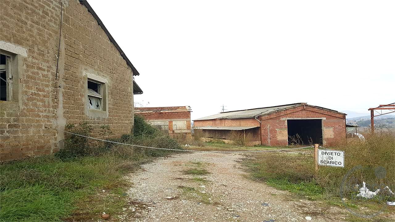 Marsciano casale da ristrutturare collinare panoramico