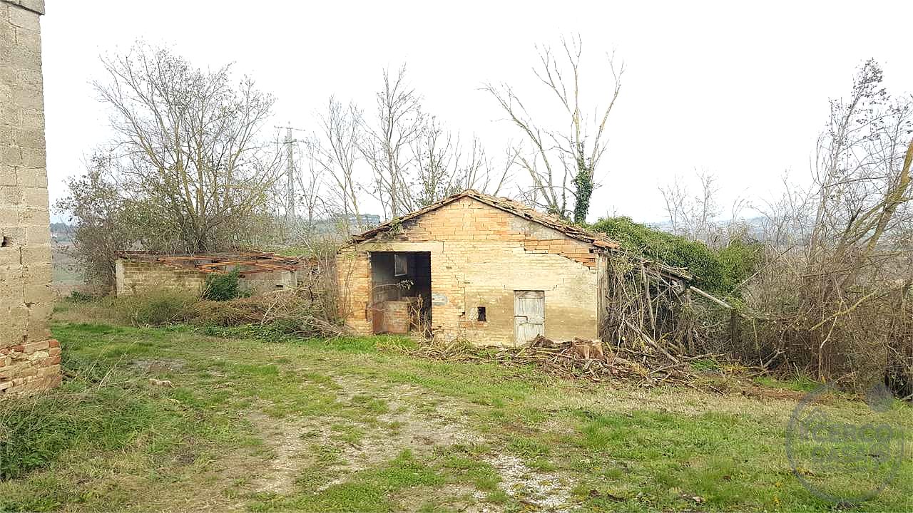 Marsciano casale da ristrutturare collinare panoramico