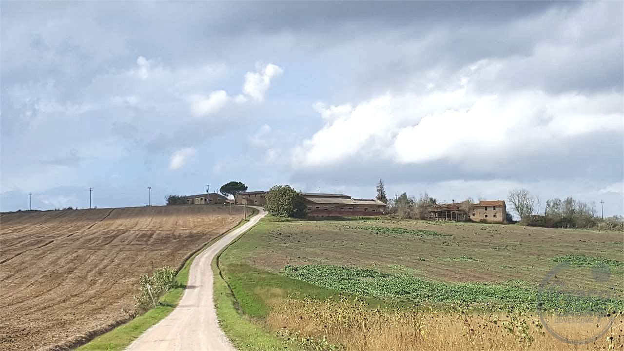 Marsciano casale da ristrutturare collinare panoramico