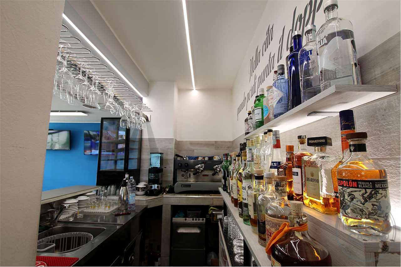 Vendesi attività commerciale Bar Sala Scommesse