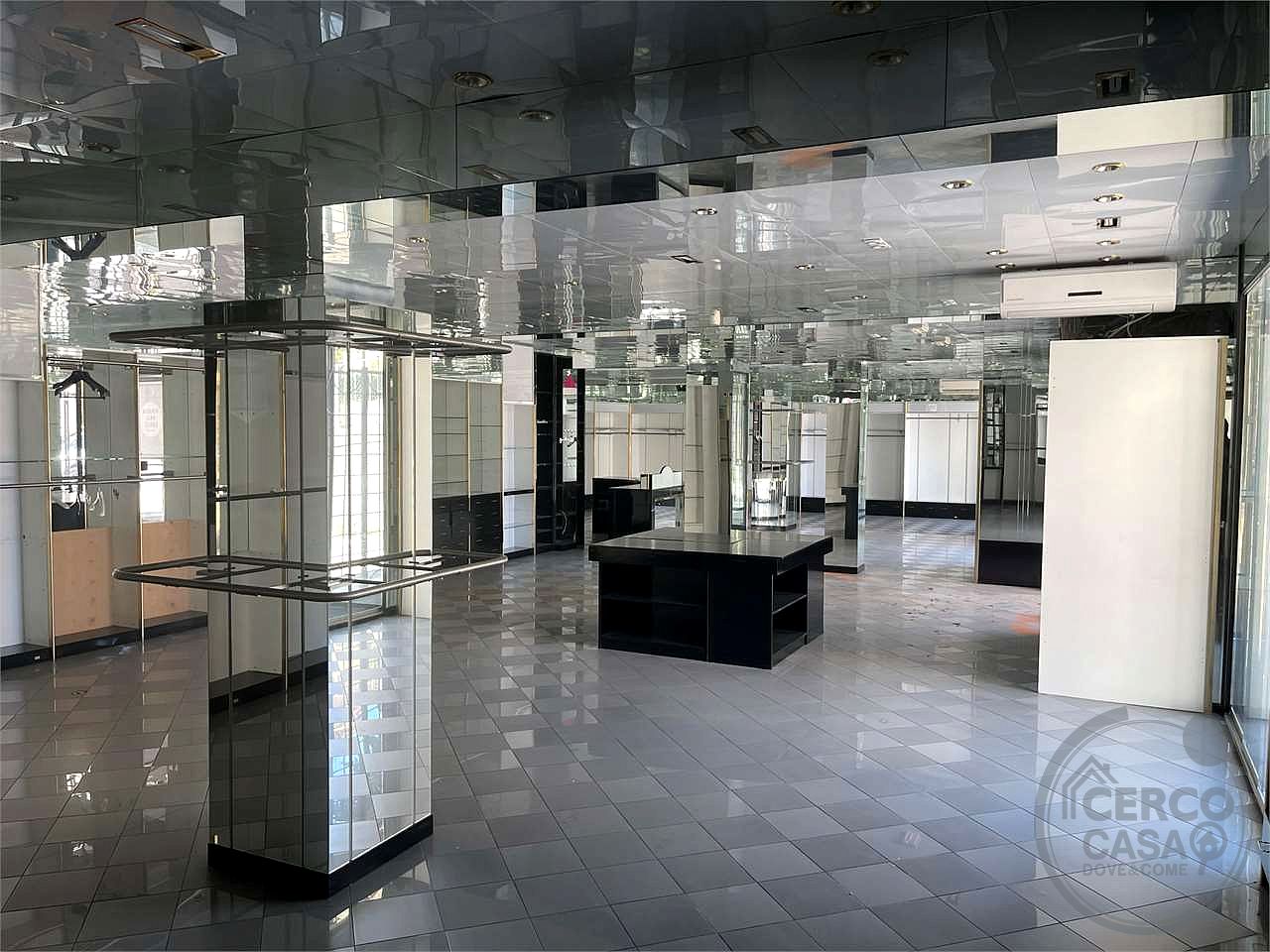 Locale Commerciale