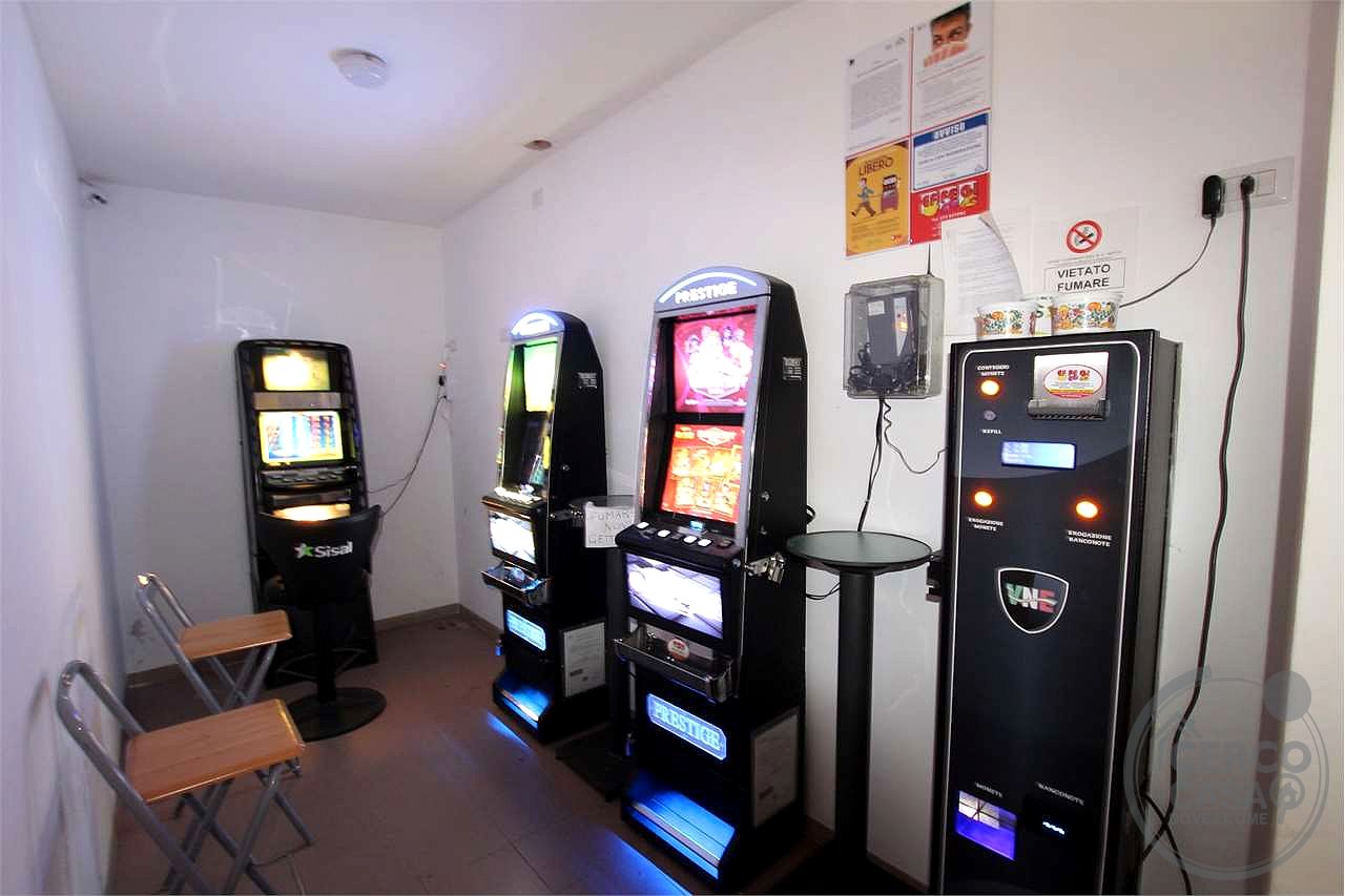 Vendesi/Cedesi attività commerciale Bar Tabacchi