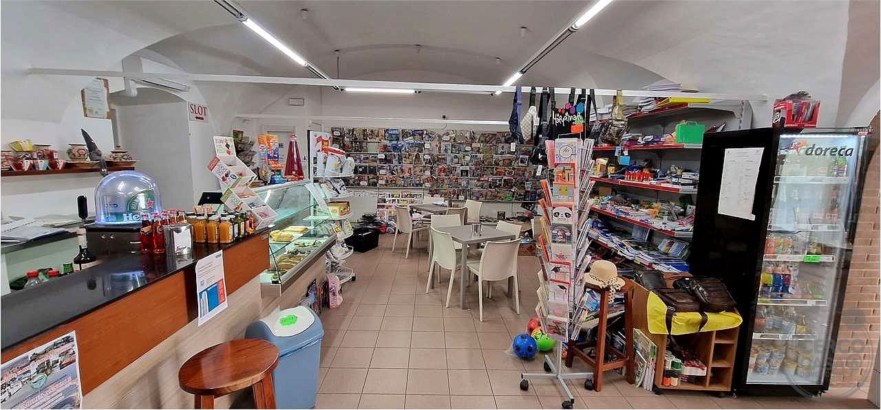 Vendesi/Cedesi attività commerciale Bar Tabacchi