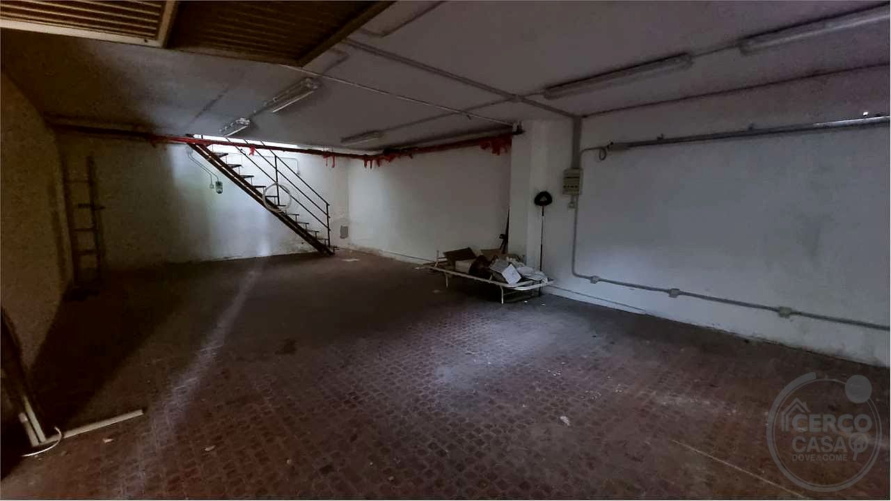 Perugia Ponte San Giovanni laboratorio magazzino