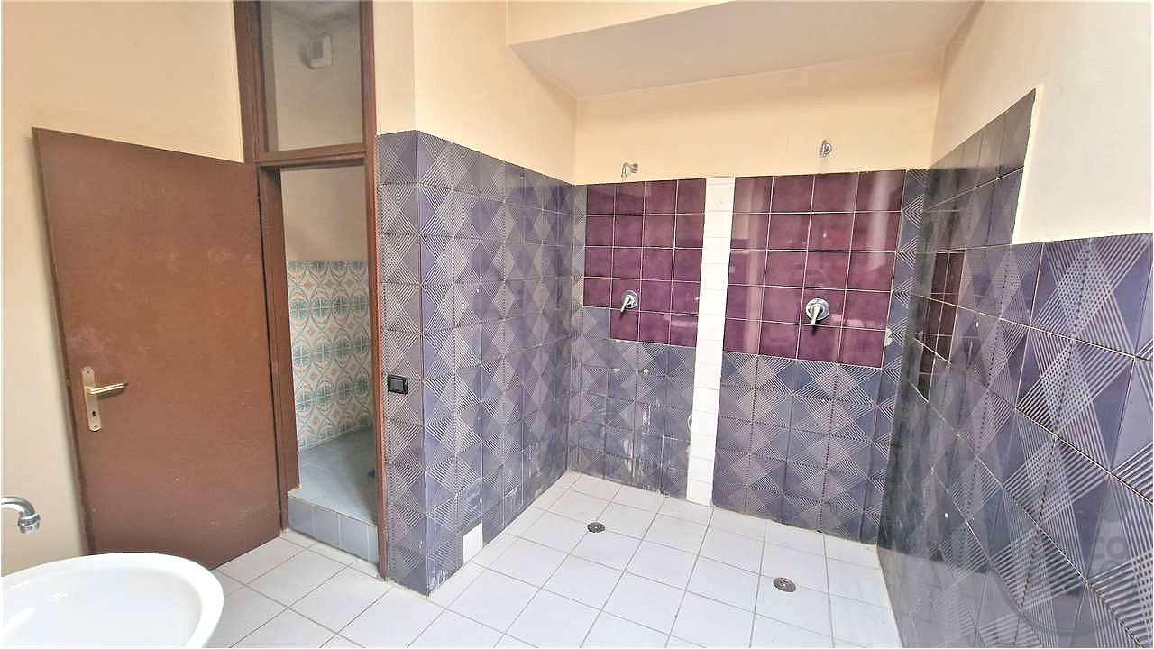 Locale commerciale 300 mq.