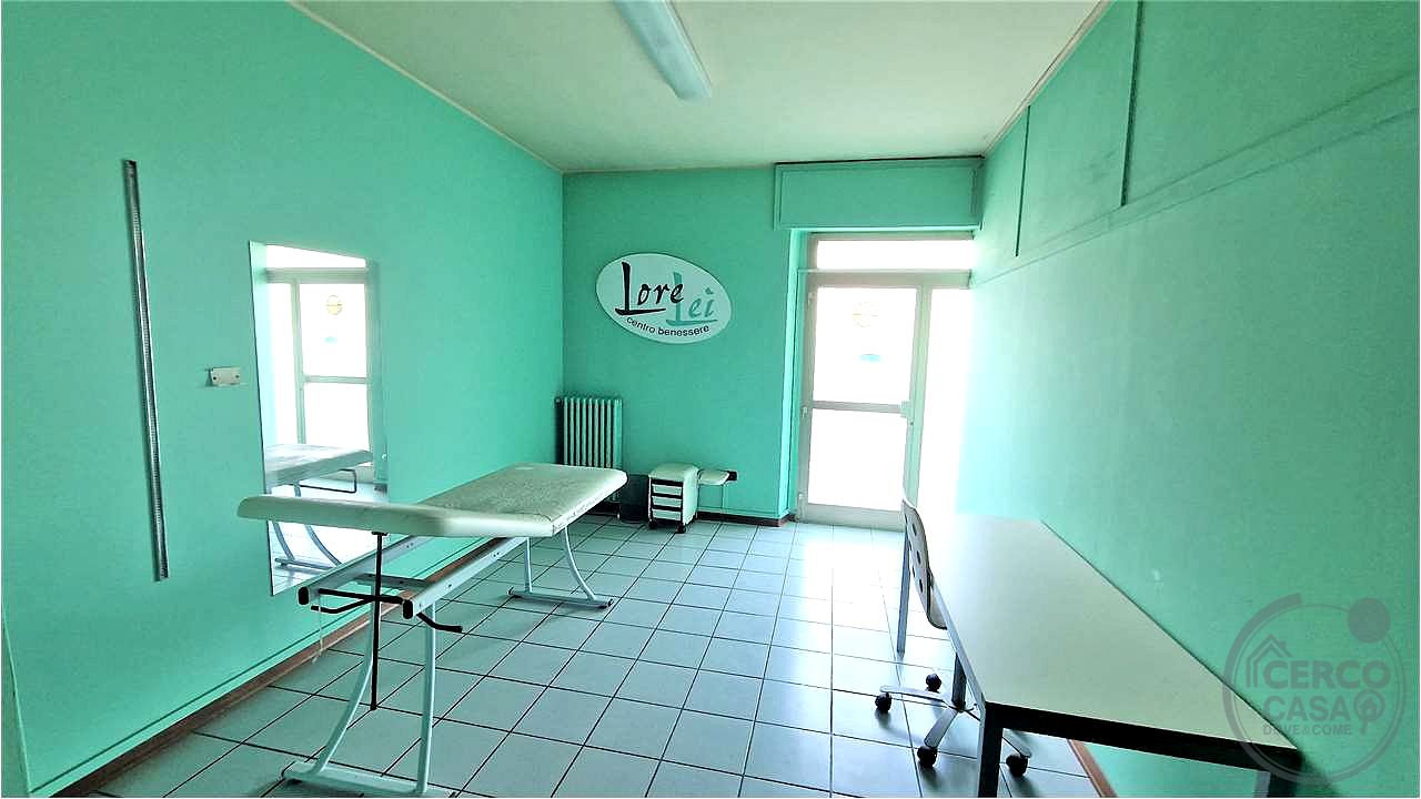 Locale commerciale 300 mq.