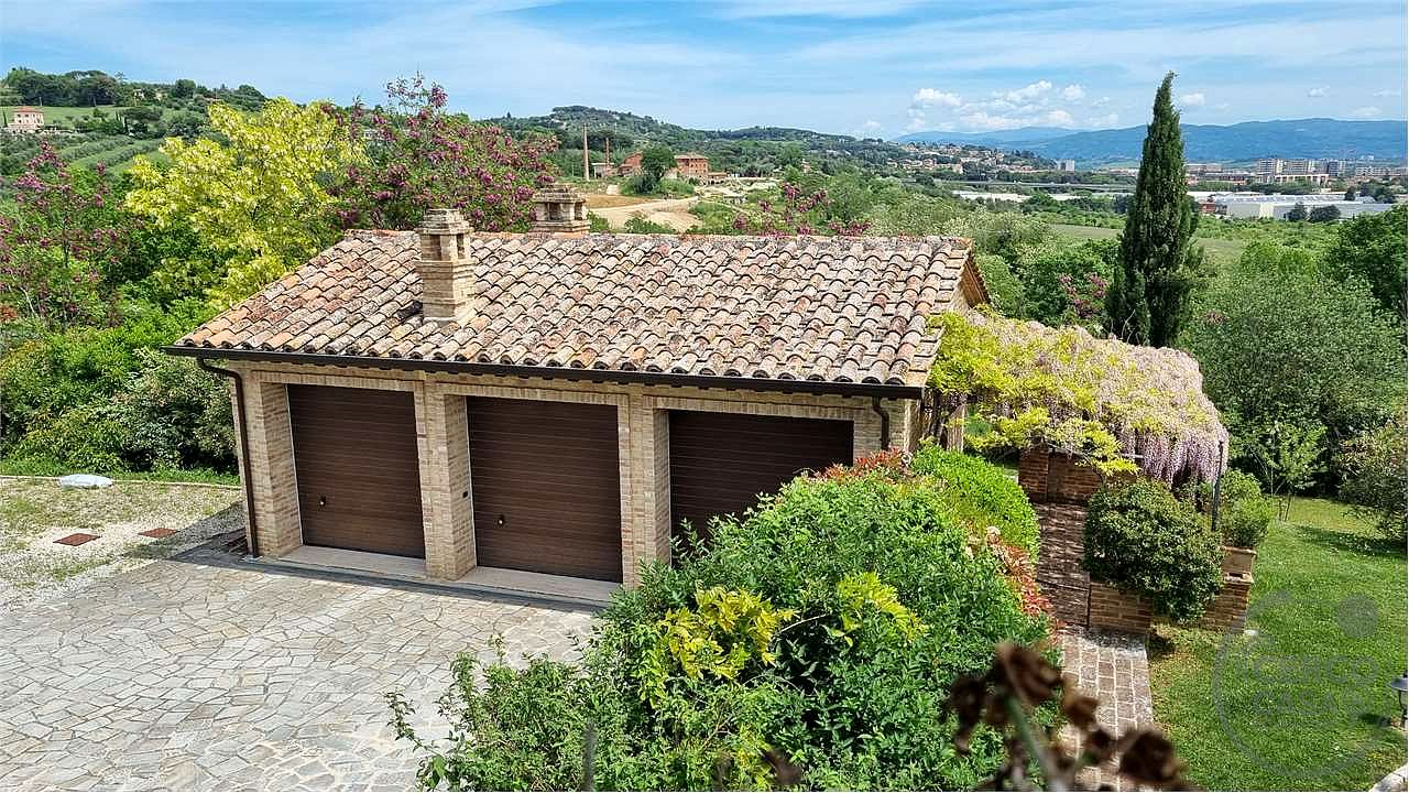 Perugia Rustico Casale finemente ristrutturato