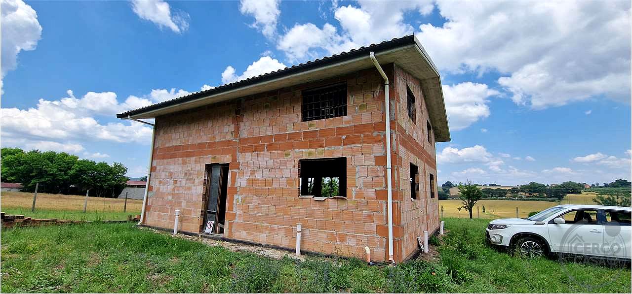 San Biagio della Valle, annesso agricolo e terra