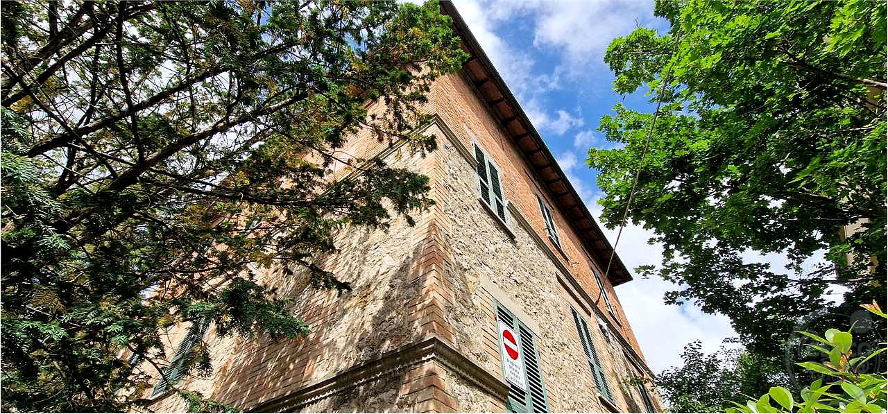Palazzina da ristrutturare zona centrale.