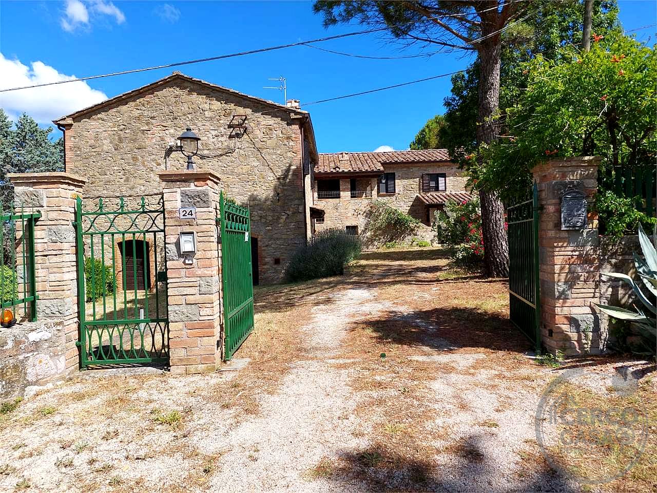Casale in pietra ristrutturato