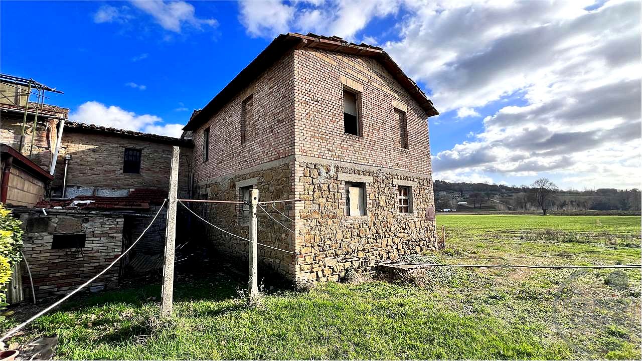 CASOLARE DA RISTRUTTURARE IN COMUNE DI ASSISI