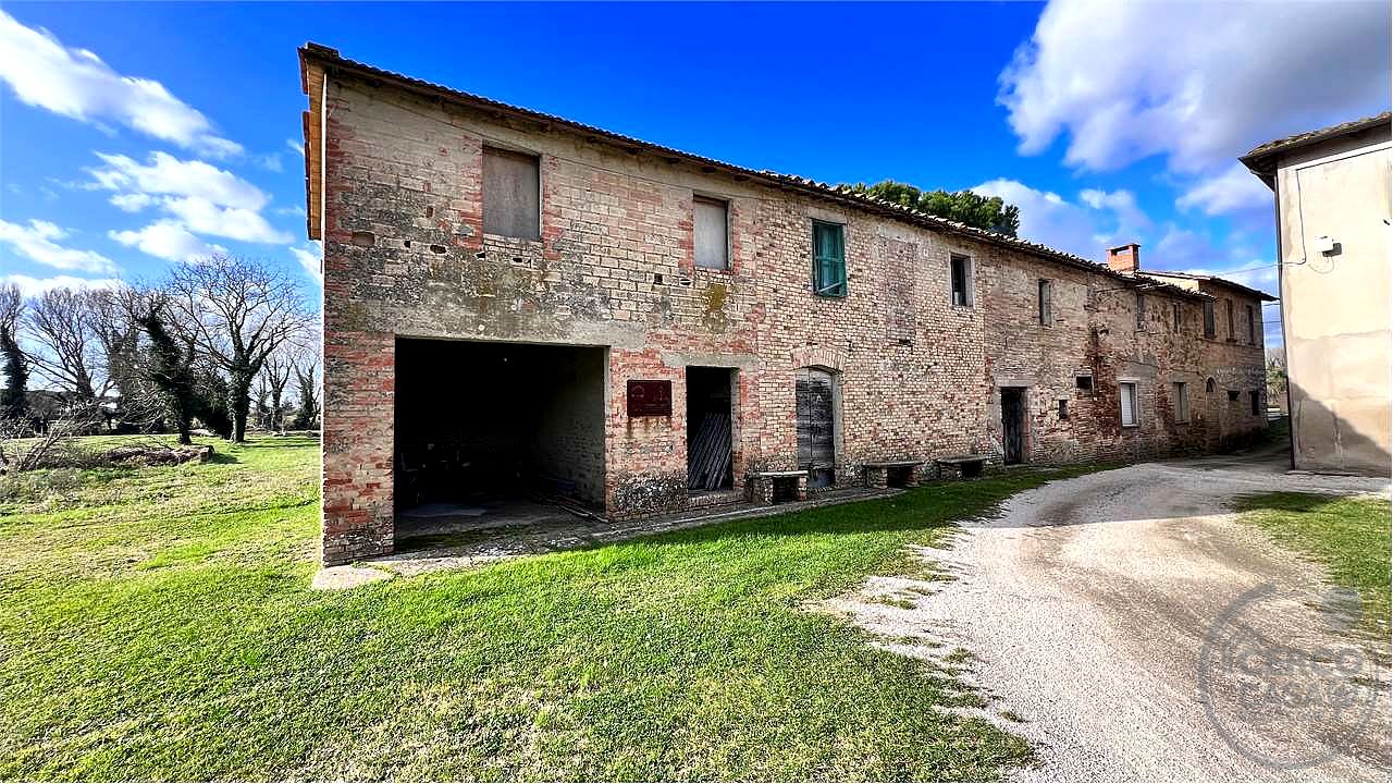 CASOLARE DA RISTRUTTURARE IN COMUNE DI ASSISI