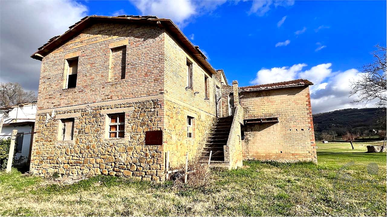 CASOLARE DA RISTRUTTURARE IN COMUNE DI ASSISI