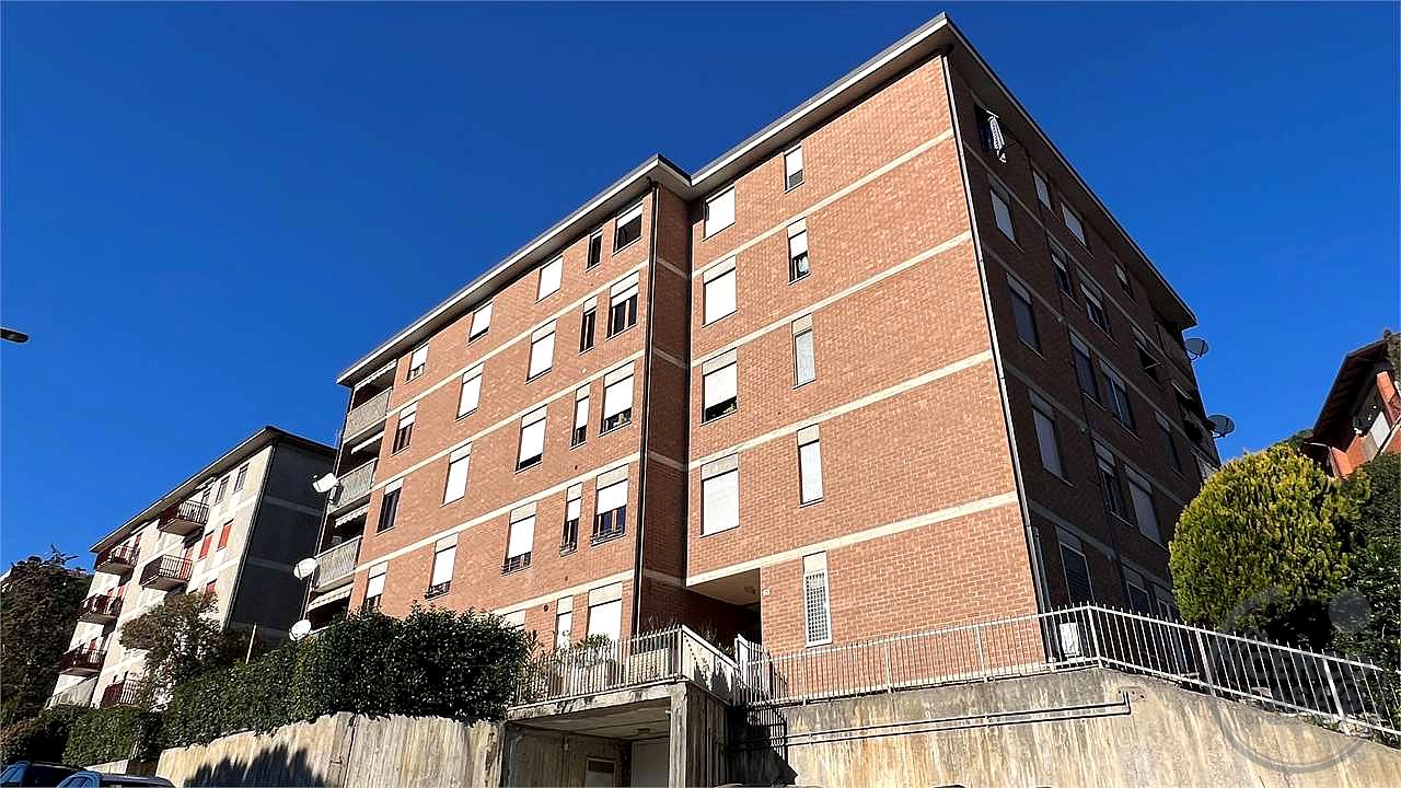 FERRO DI CAVALLO TRILOCALE CON GIARDINO