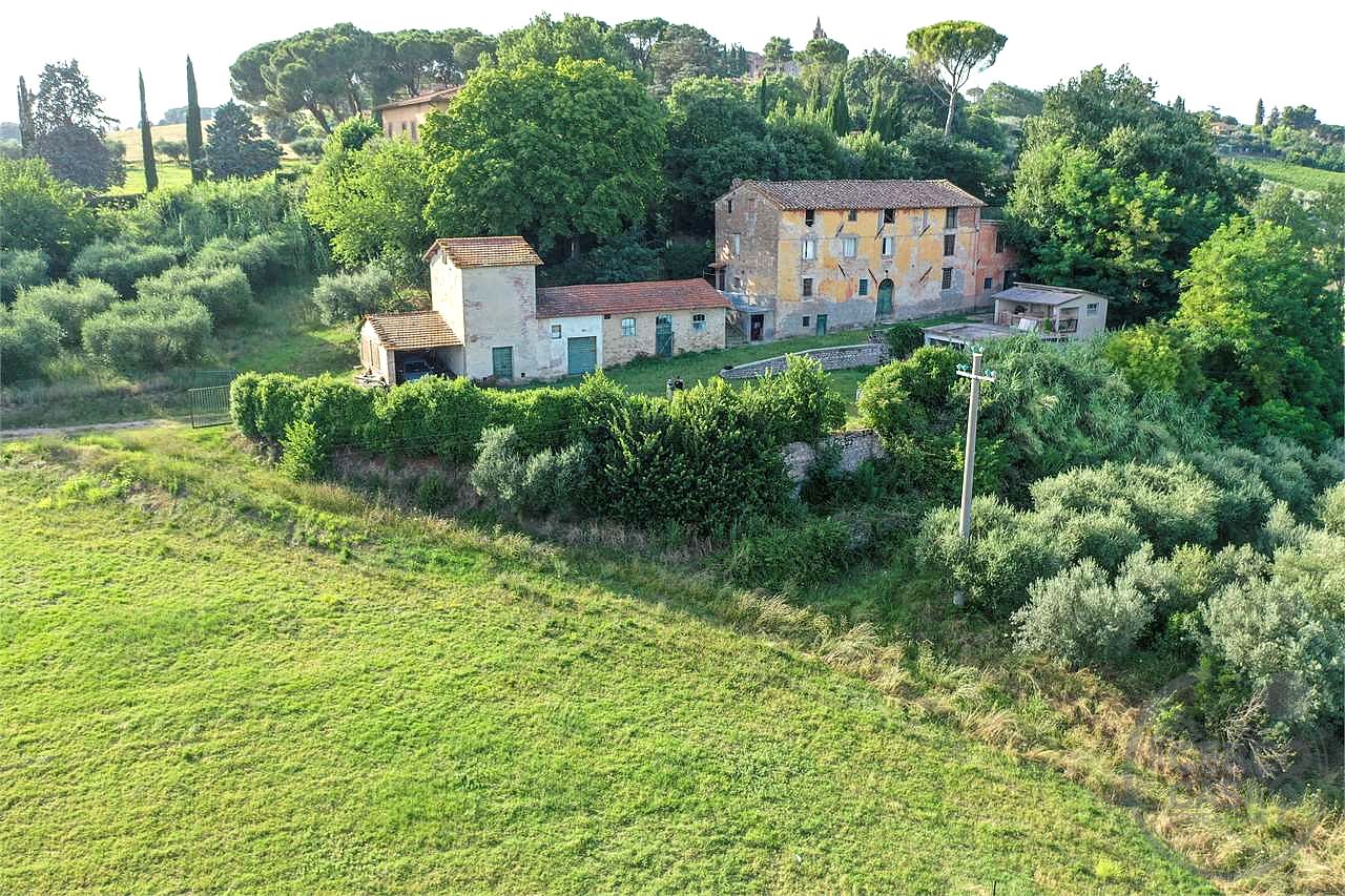 Compendio immobiliare per residenze o attività ricettive