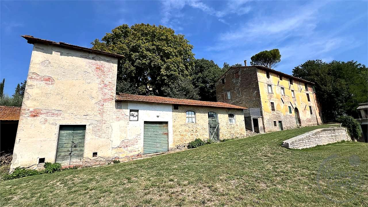 Compendio immobiliare per residenze o attività ricettive