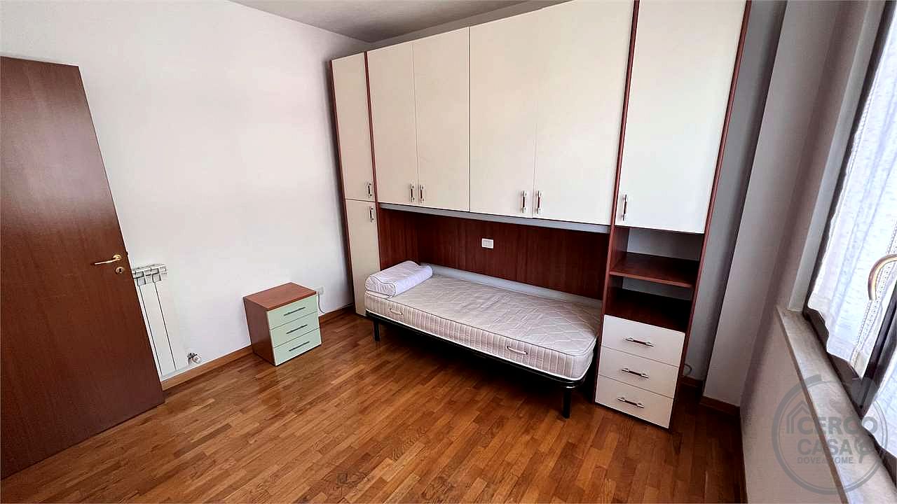 TRILOCALE ARREDATO ZONA FILOSOFI-PALLOTTA
