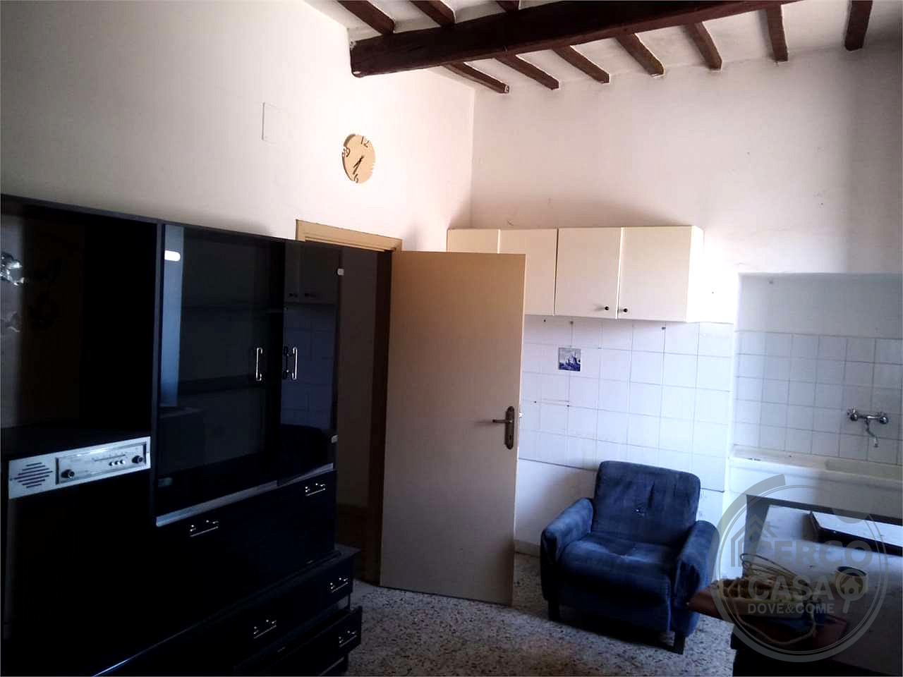 CASALE CON TERRENO EDIFICABILE