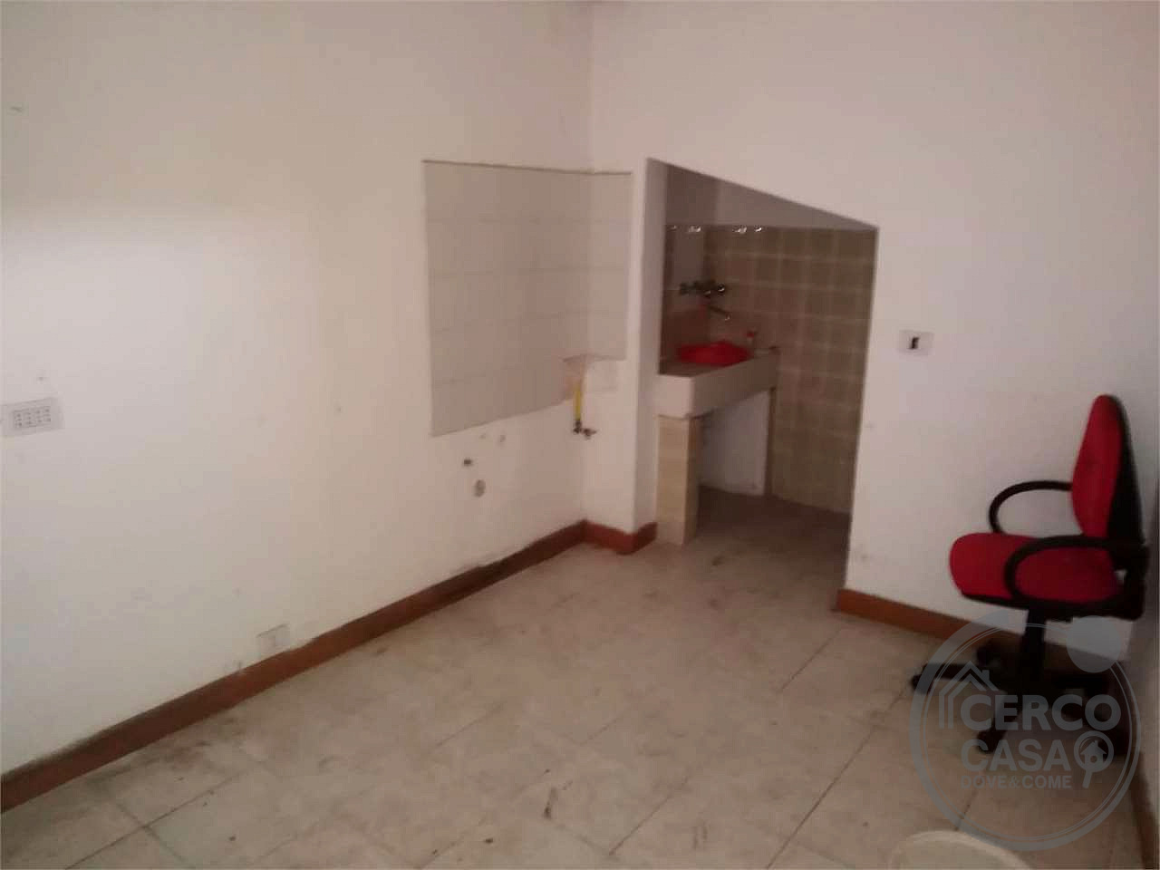 CASALE CON TERRENO EDIFICABILE
