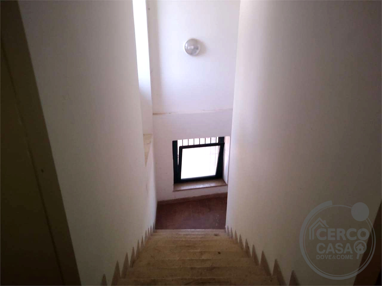 CASALE CON TERRENO EDIFICABILE