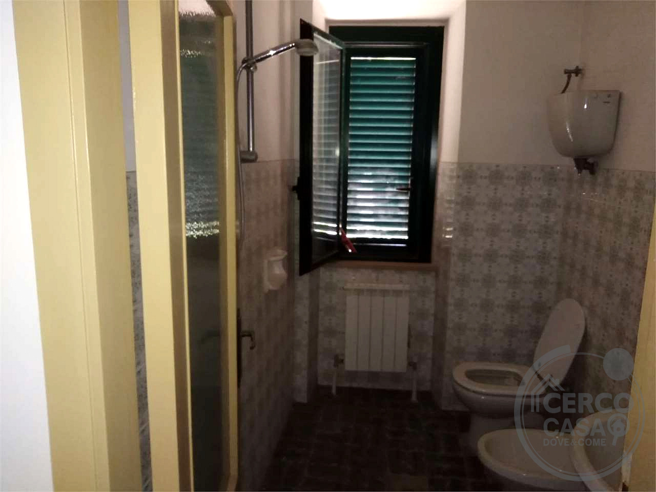 CASALE CON TERRENO EDIFICABILE