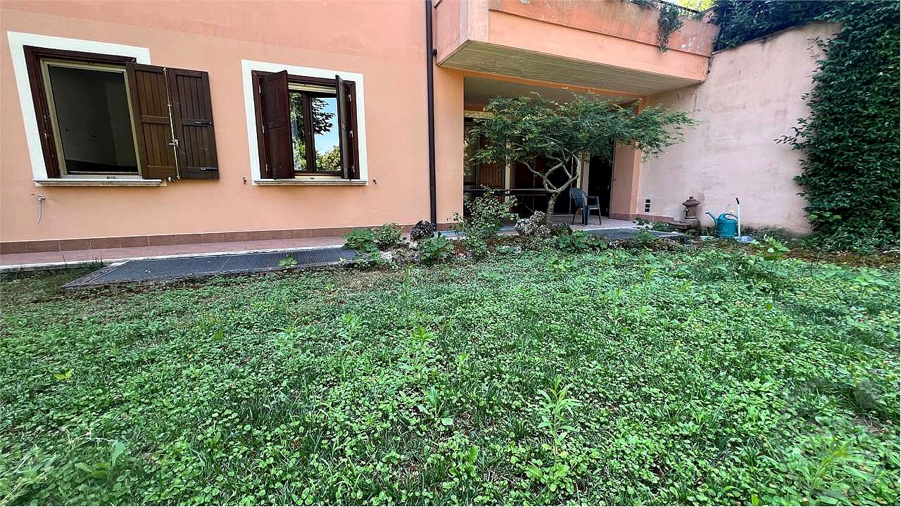 San Mariano, Appartamento con le caratteristiche di una villa