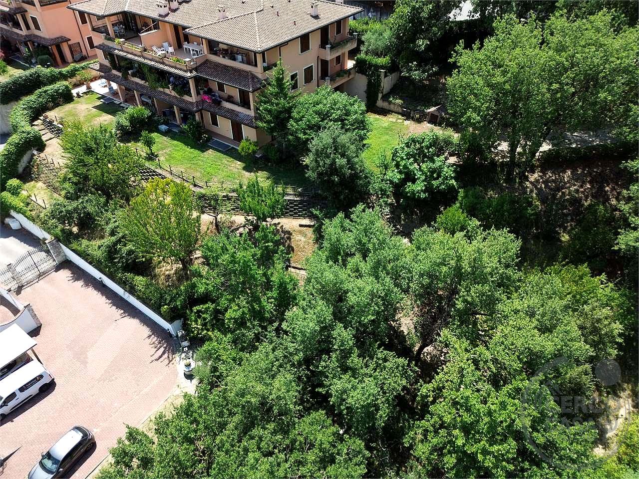 San Mariano, Appartamento con le caratteristiche di una villa